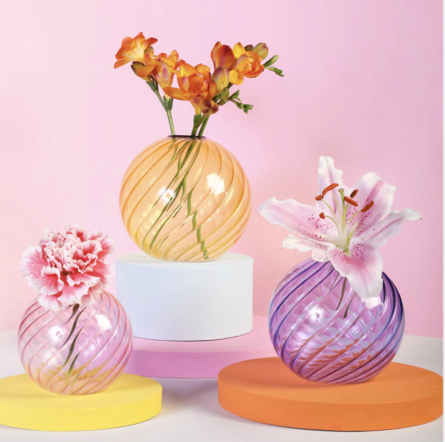 Vase spiral en verre violet