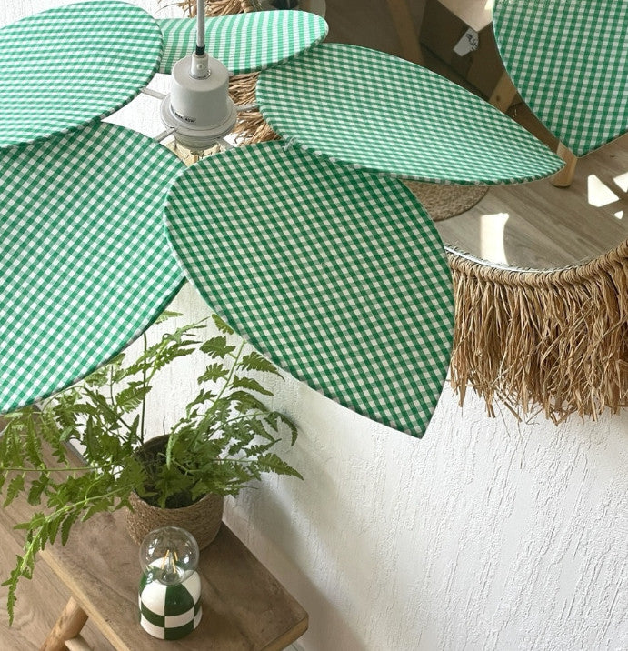 Suspension fleur en toile à carreaux vert