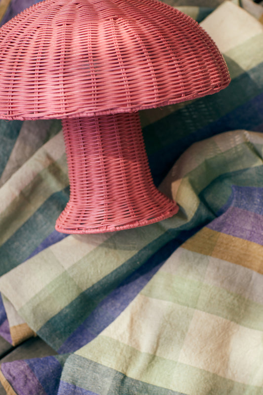 Lampe de table en rotin rose